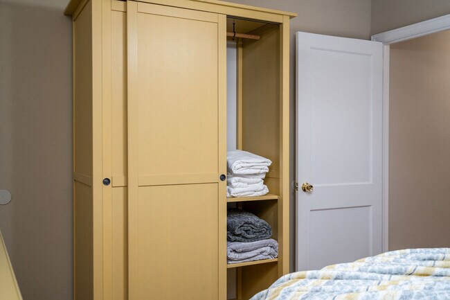 Building Photo - 487 Kentucky Ave