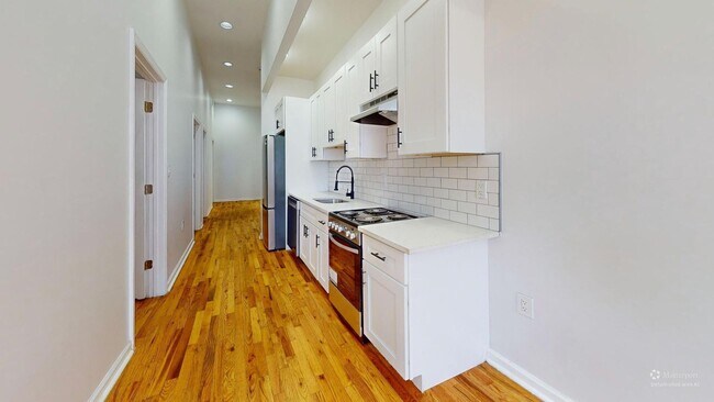 Building Photo - 436 Graham Ave