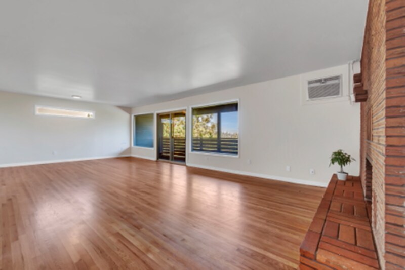 Building Photo - 3720 W Grandview Ave