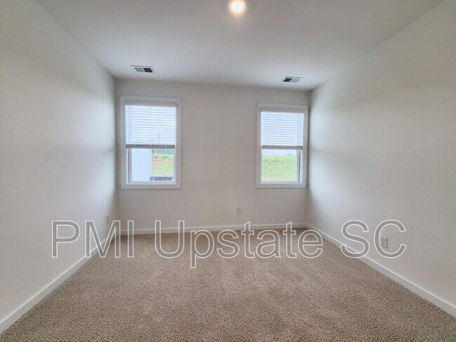 Building Photo - 1283 Westgate Vlg Dr