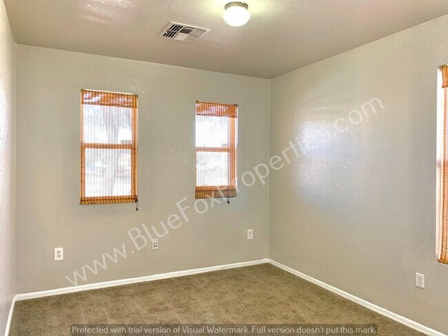 Building Photo - 475 W Calle La Bolita