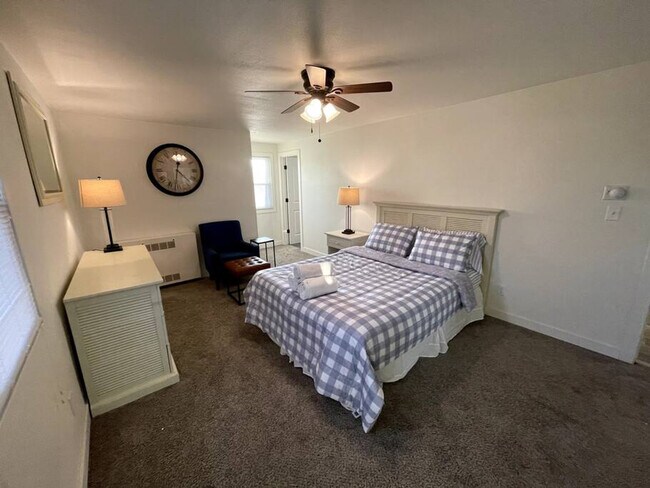 Building Photo - 922-940 Oak Street-SI ID1253107P