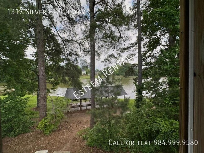 Building Photo - 1317 Silver Beach Way