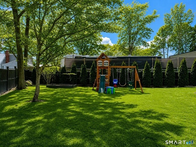 Building Photo - 23 Sleepyhollow Dr