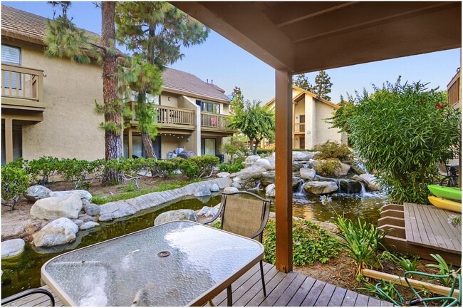 Building Photo - 2 Bedroom Ground Floor Irvine Condo