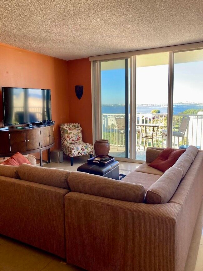 Building Photo - 3540 S Ocean Blvd