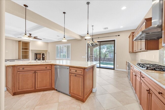 Building Photo - Stunning 1-story home in the prestigious Club at Madeira Canyon guard gated community!