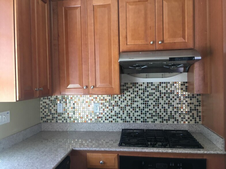 Building Photo - 1061 Pearl Terrace