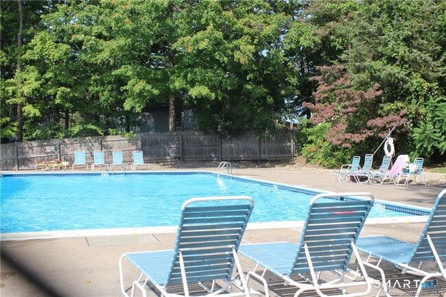 Building Photo - 20 Woodsedge Dr