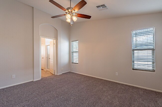 Building Photo - 5054 S 235th Dr