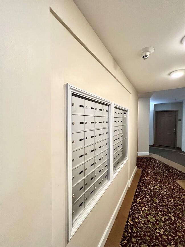 Building Photo - 309 Sutton Dr
