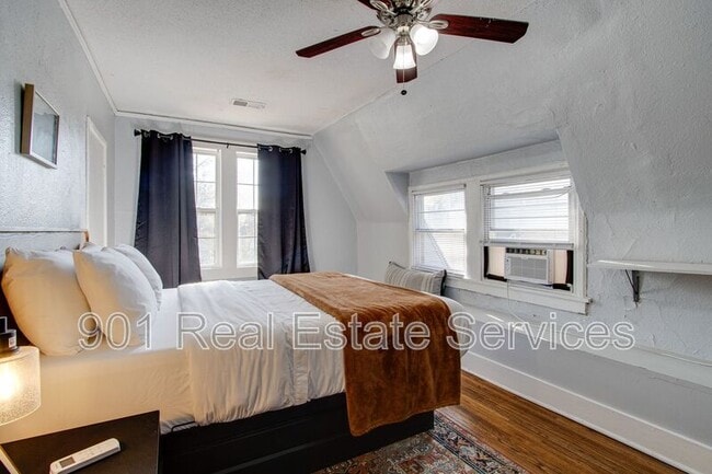 Building Photo - 1954 Manila Ave