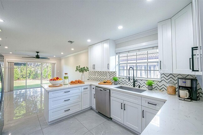 Building Photo - 15461 SW 170th Terrace