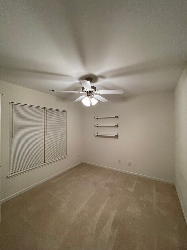 Building Photo - 144 Grand Oak Cir