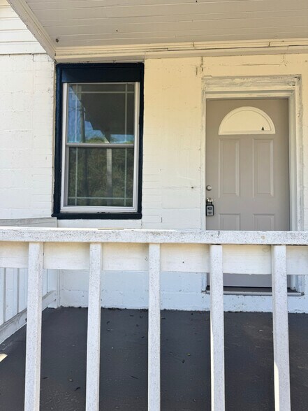 Primary Photo - 488 Ibex St