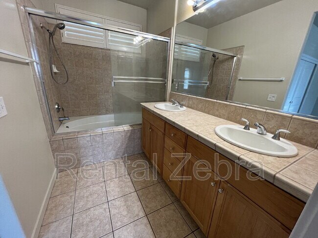 Building Photo - 1359 Rincon Dr