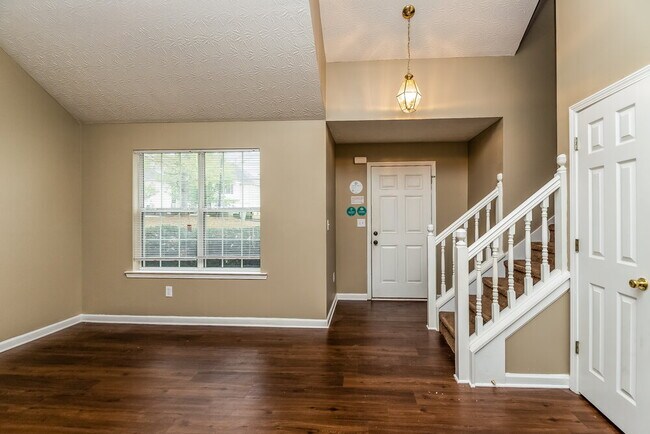 Building Photo - 70 Creekview Blvd