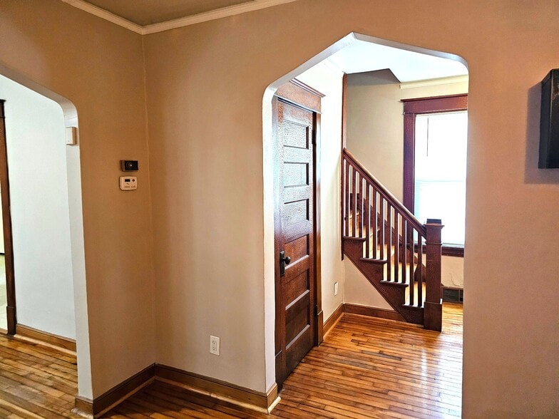 Building Photo - 1388 7th St E