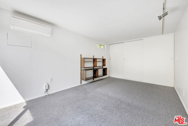 Building Photo - 30611 Las Estrellas Dr