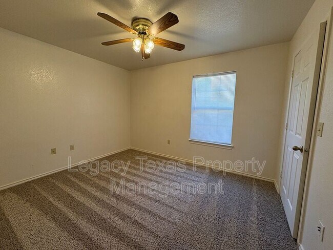 Building Photo - 1112 Williams Ave