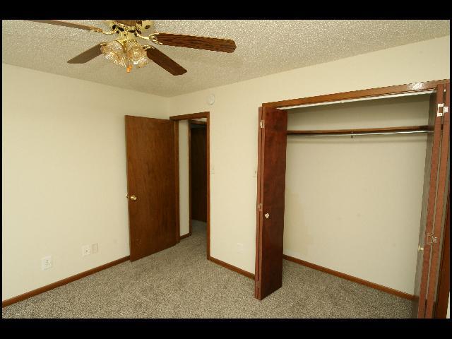 Building Photo - 208 S Linden St