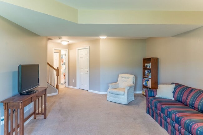 Building Photo - 1992 Asheville Dr