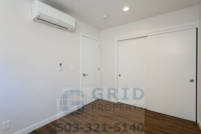 Building Photo - GPM392 - NE Everett St (T1)