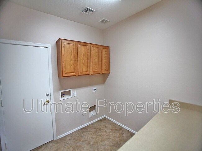 Building Photo - 16816 N 40th Dr