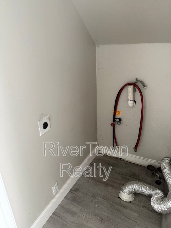 Building Photo - 1305 Tutwiler Ave