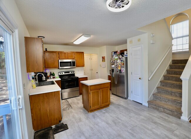 Building Photo - 21 N Trace Ct
