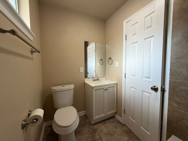 Building Photo - 9606 Shady Tree Ln