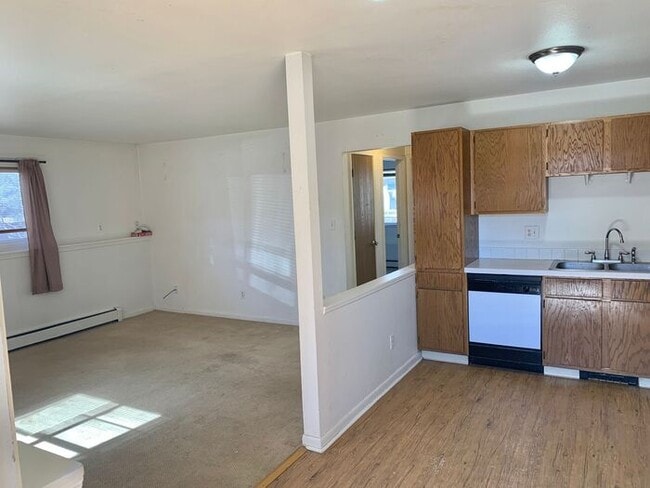 Building Photo - Move in specials - Pick One - 2 Weeks free or $100 off monthly rent. Flexible lease terms are ava...