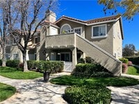 Building Photo - 2 Bed, 2 Bath upper end unit in Beautiful Rancho Santa Margarita