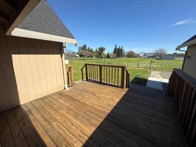 Building Photo - Unique 2 Bedroom Country Property Vacaville *Star Rentals