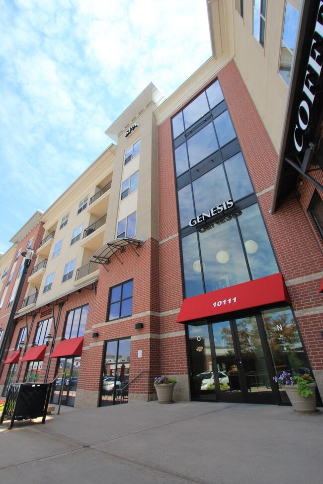 Building Photo - Gorgeous Corner Unit DTC Condo