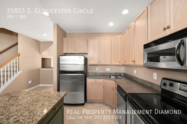 Building Photo - 35803 S Gloucester Cir