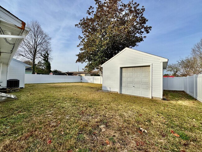 Building Photo - Fully-Updated 1st-Time Rental! Ready NOW! Pet Friendly w/Large, Detached Garage Workshop!