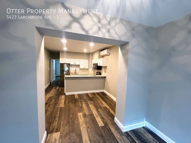 Building Photo - 5423 Larchwood Ave