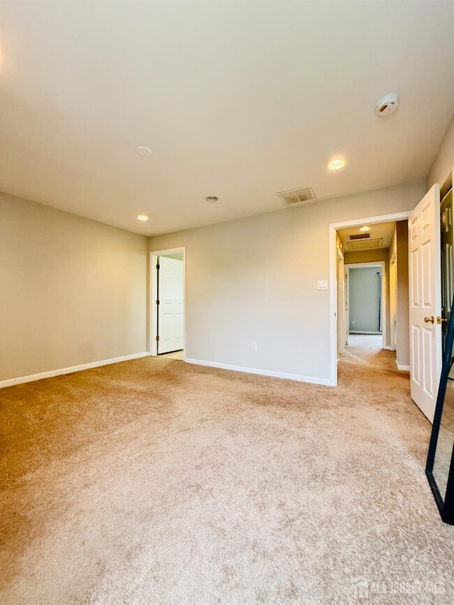 Building Photo - 47 Peppermint Dr