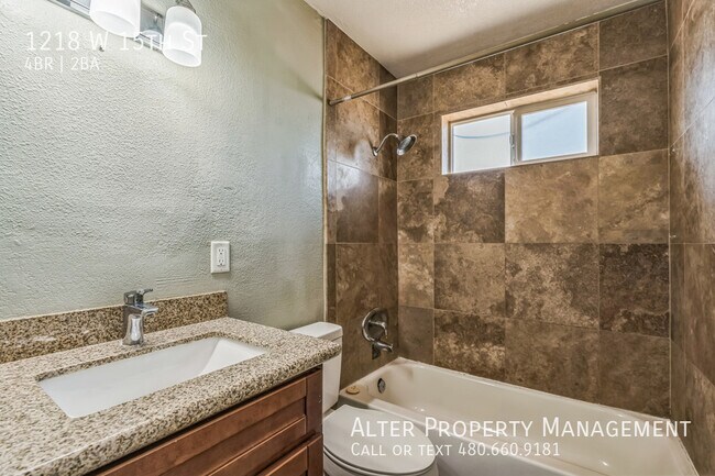 Building Photo - 1218 W 15th St