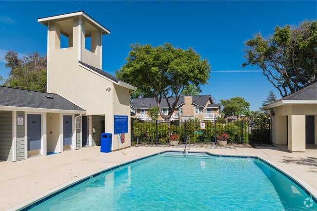 ALT. Photo - Raintree Apartments