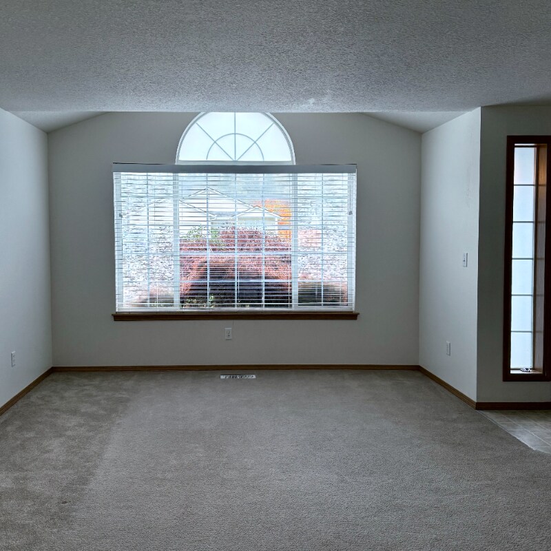 Building Photo - 109 Wilshire Way