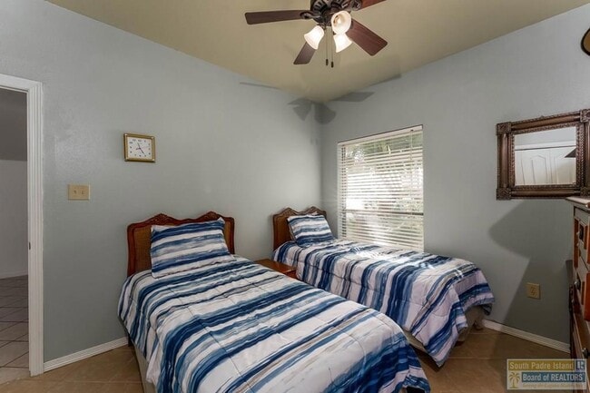 Building Photo - 1 Torrey Pines Dr