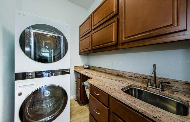 Building Photo - 4705 Mirabella Pl