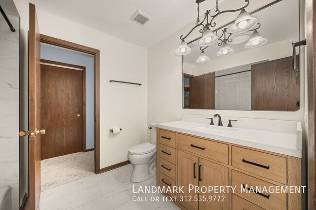 Building Photo - 409 Sara Ave