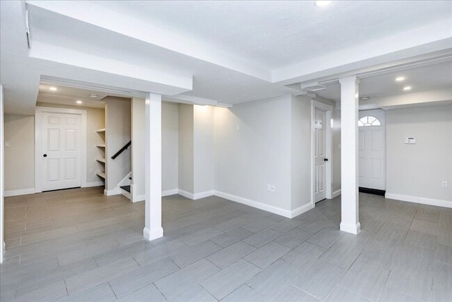 Building Photo - 37 Wolcott Rd