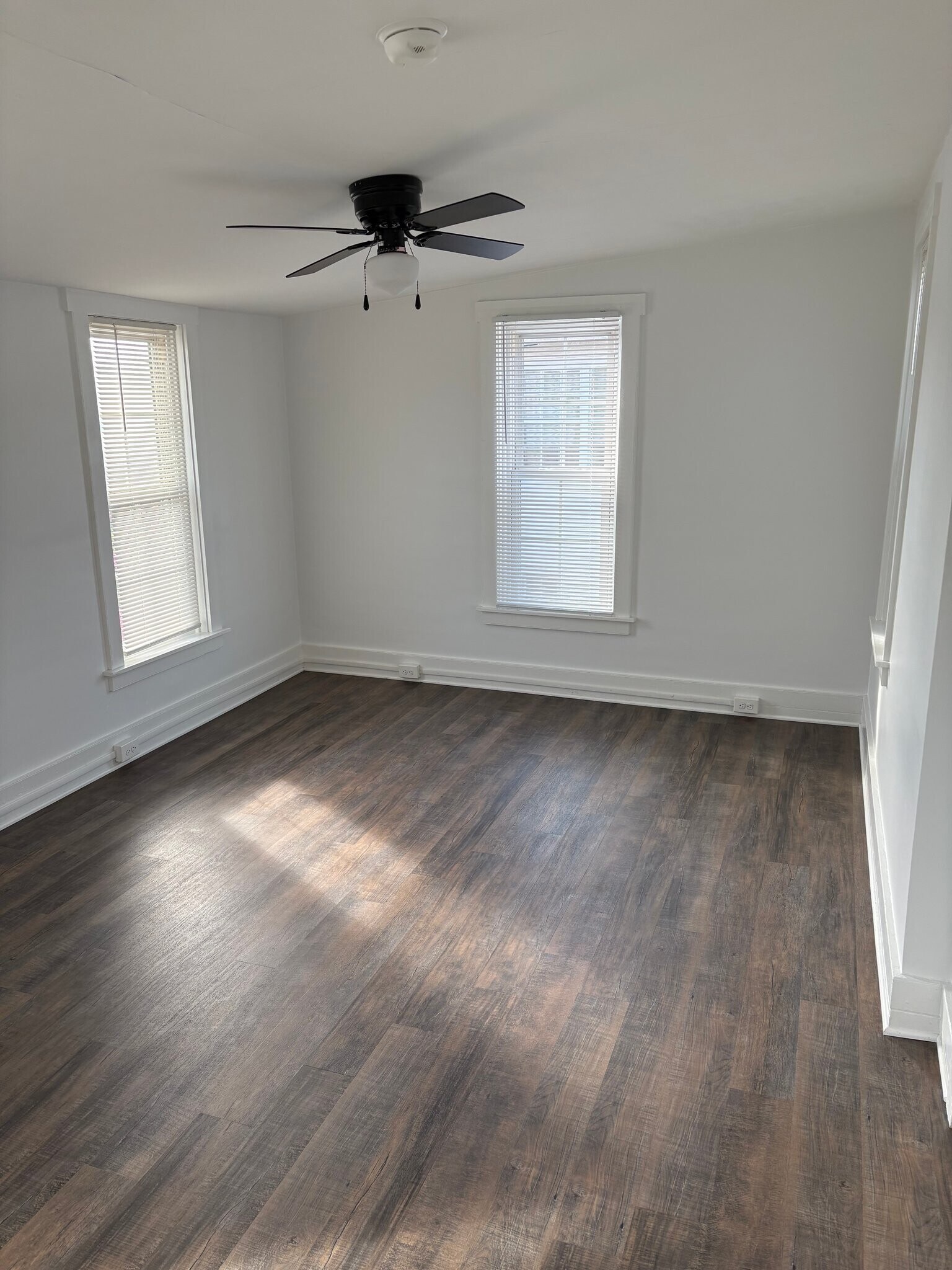 Building Photo - 1408 W Main St