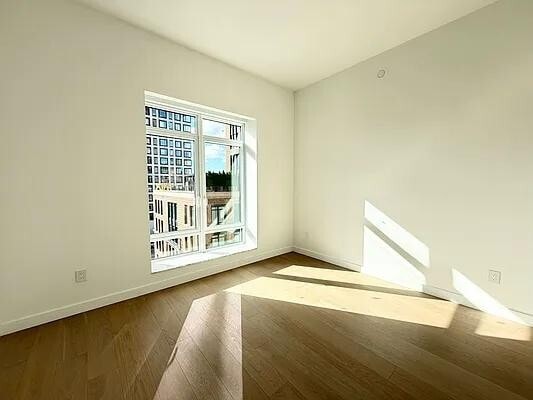 Building Photo - 555 W 22nd St