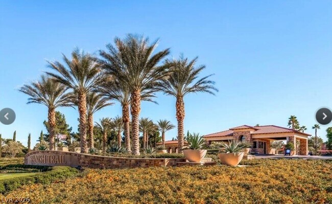 Building Photo - 8243 Round Hills Cir