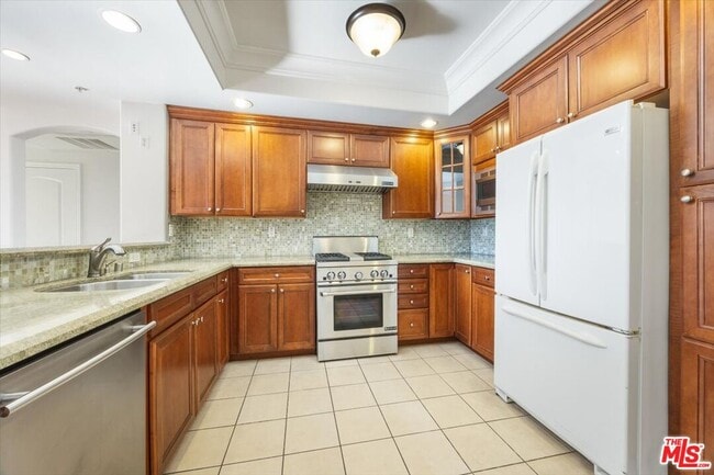 Building Photo - 12026 Hoffman St